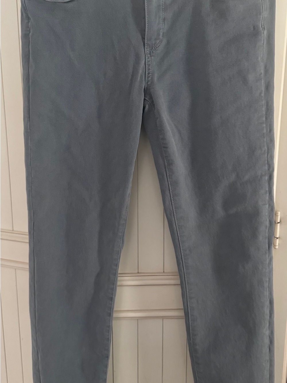 PAIGE Skyline Ankle Peg Jeans — Light Gray